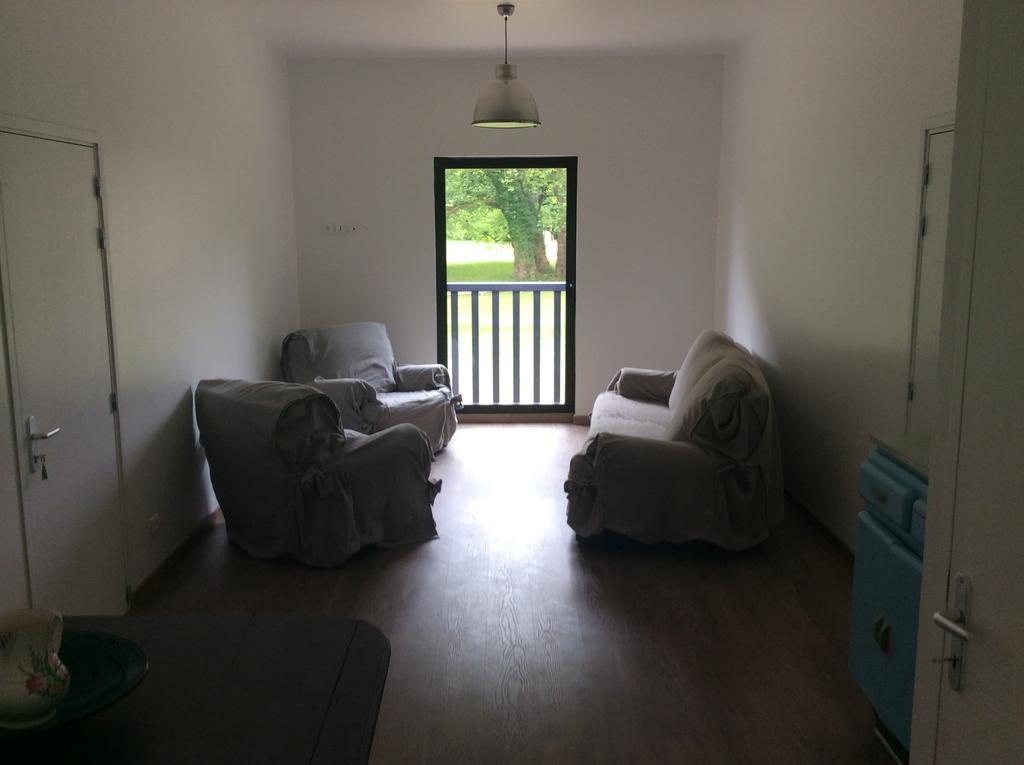 Chateau De Bertreville Bed and Breakfast Δωμάτιο φωτογραφία