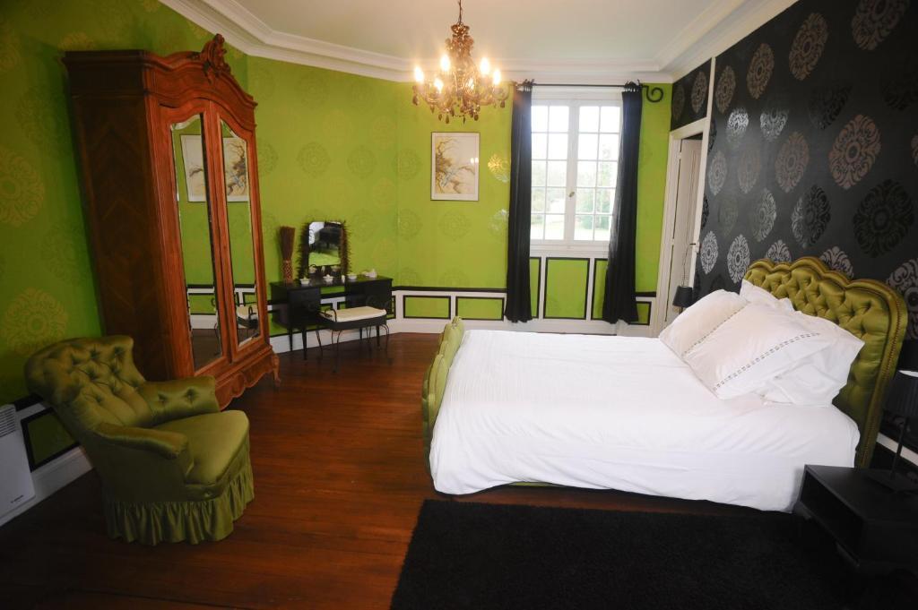 Chateau De Bertreville Bed and Breakfast Δωμάτιο φωτογραφία