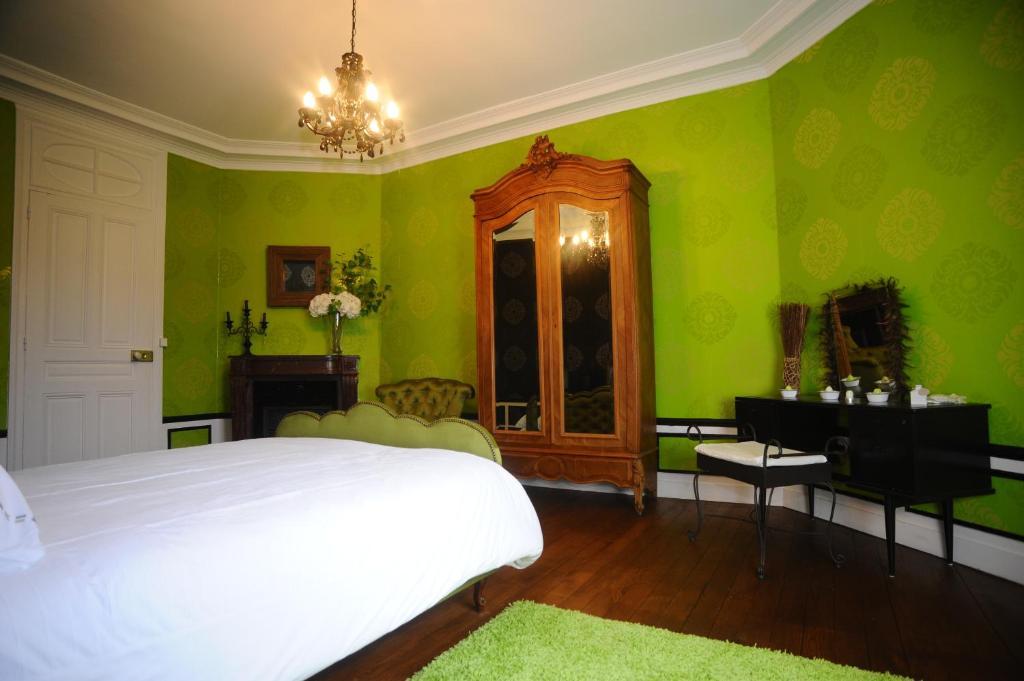 Chateau De Bertreville Bed and Breakfast Δωμάτιο φωτογραφία