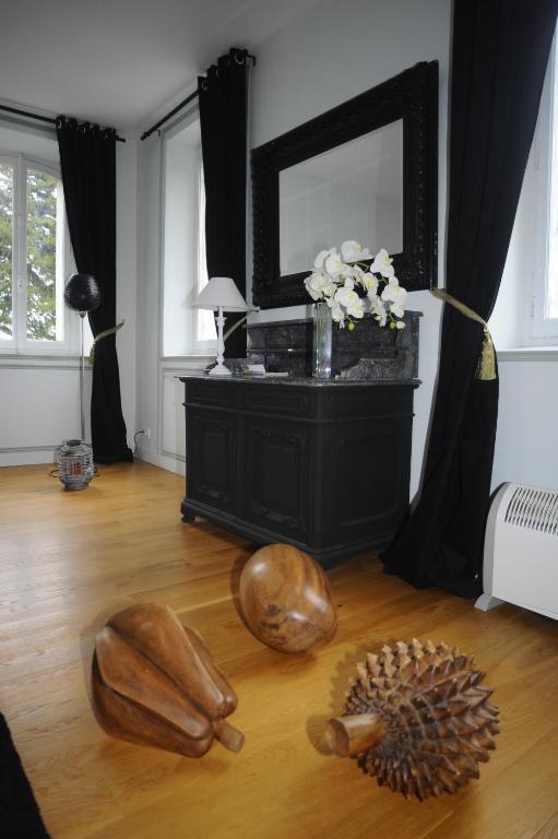 Chateau De Bertreville Bed and Breakfast Δωμάτιο φωτογραφία