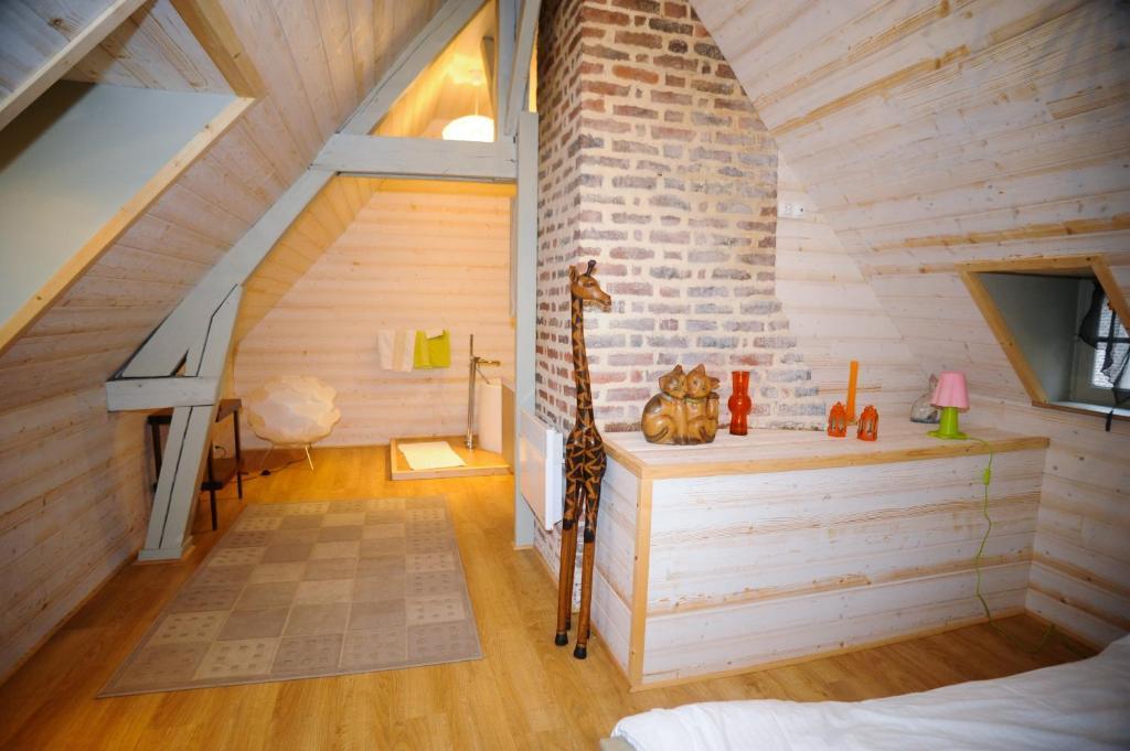 Chateau De Bertreville Bed and Breakfast Δωμάτιο φωτογραφία