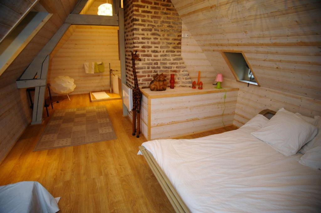 Chateau De Bertreville Bed and Breakfast Δωμάτιο φωτογραφία