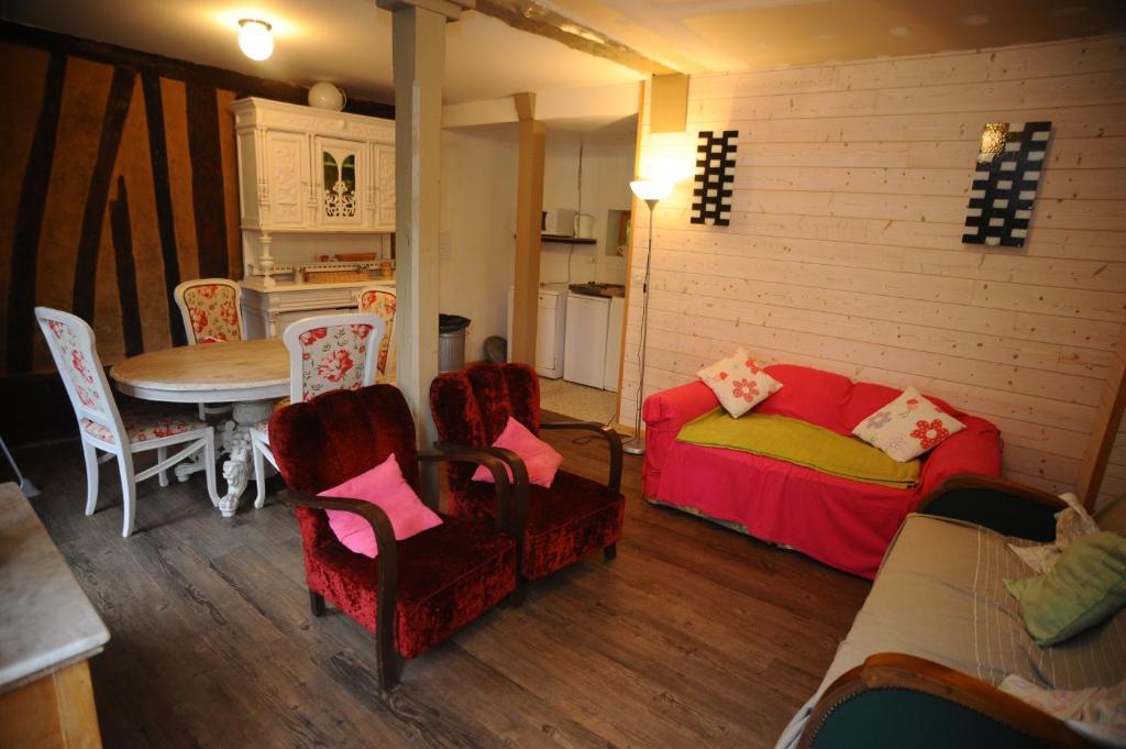 Chateau De Bertreville Bed and Breakfast Δωμάτιο φωτογραφία