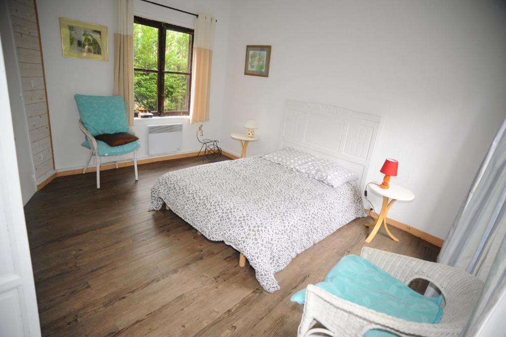 Chateau De Bertreville Bed and Breakfast Δωμάτιο φωτογραφία
