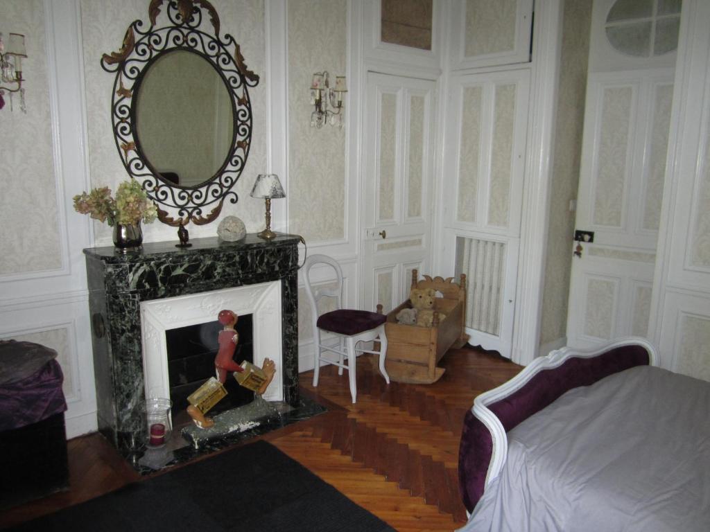 Chateau De Bertreville Bed and Breakfast Δωμάτιο φωτογραφία