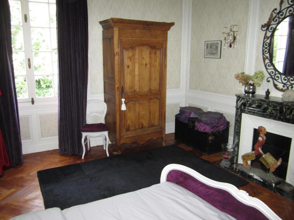 Chateau De Bertreville Bed and Breakfast Δωμάτιο φωτογραφία